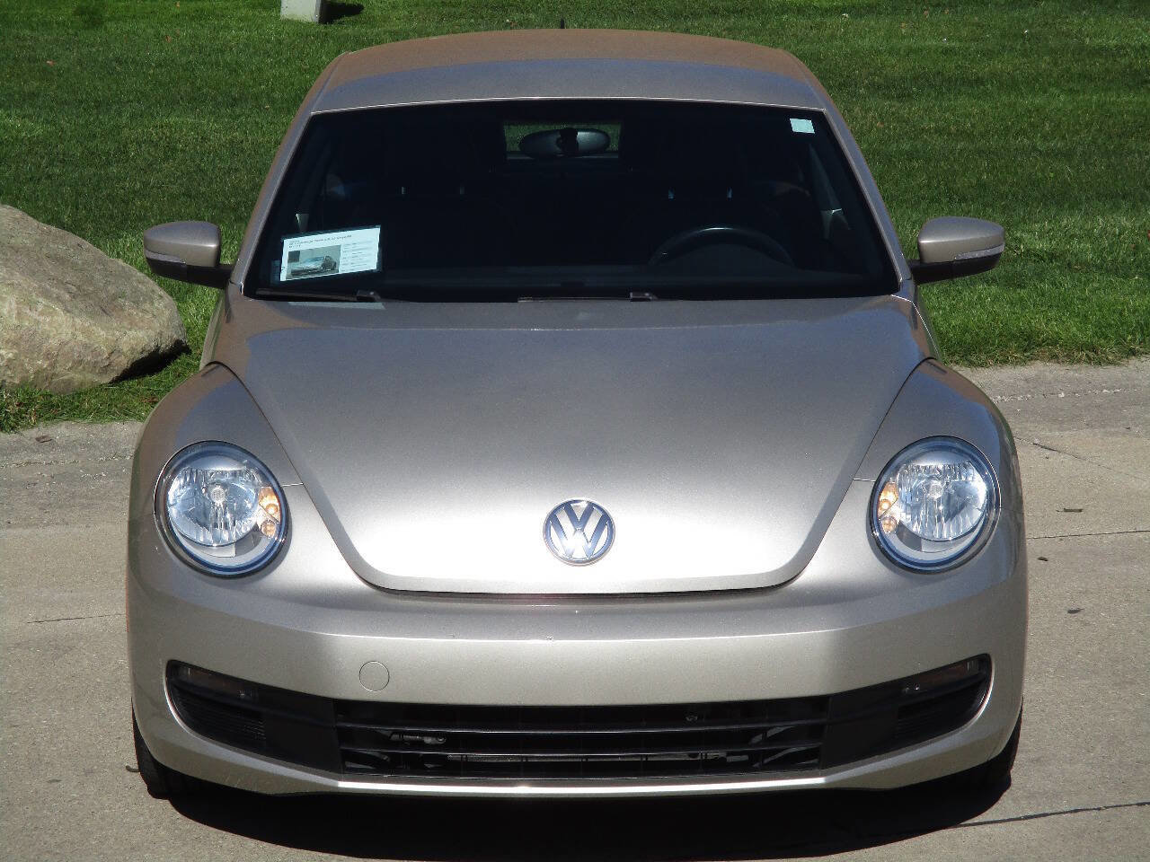 Used 2012 Volkswagen Beetle 2.5 FWD image 12