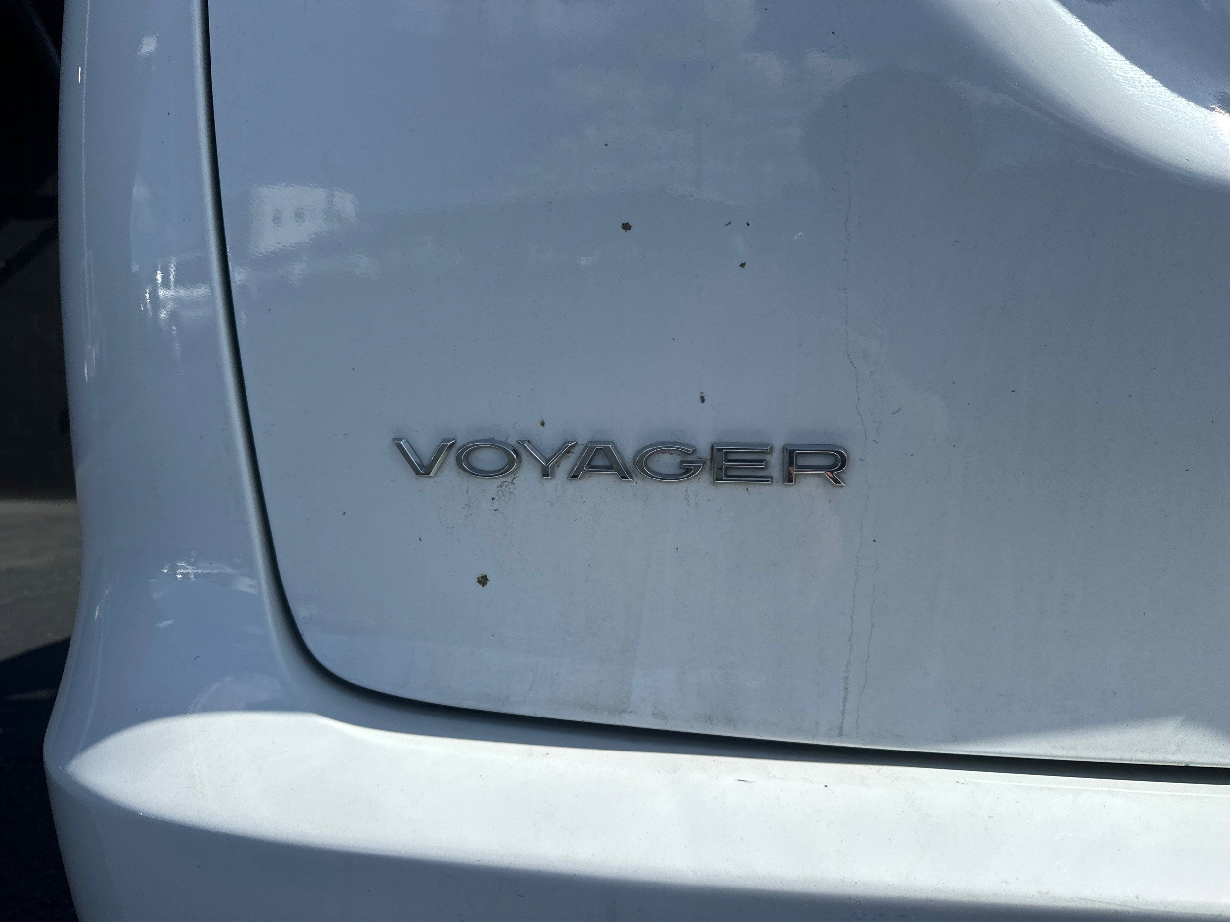 Used 2023 Chrysler Voyager LX image 13