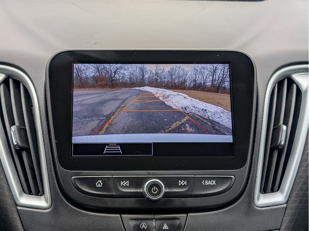 Used 2023 Chevrolet Malibu LT FWD image 23