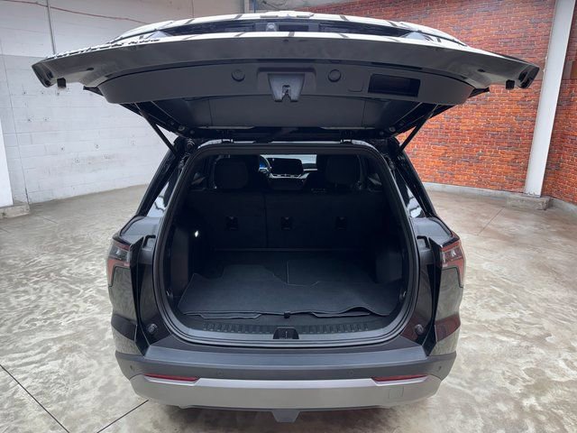 Used 2025 Chevrolet Equinox LT w/ Safety and Technology Package image 25