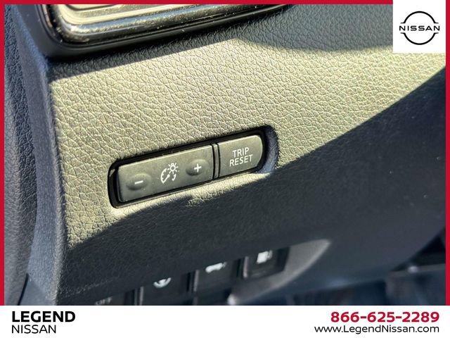 Used 2020 Nissan Rogue SL w/ Premium Package image 18