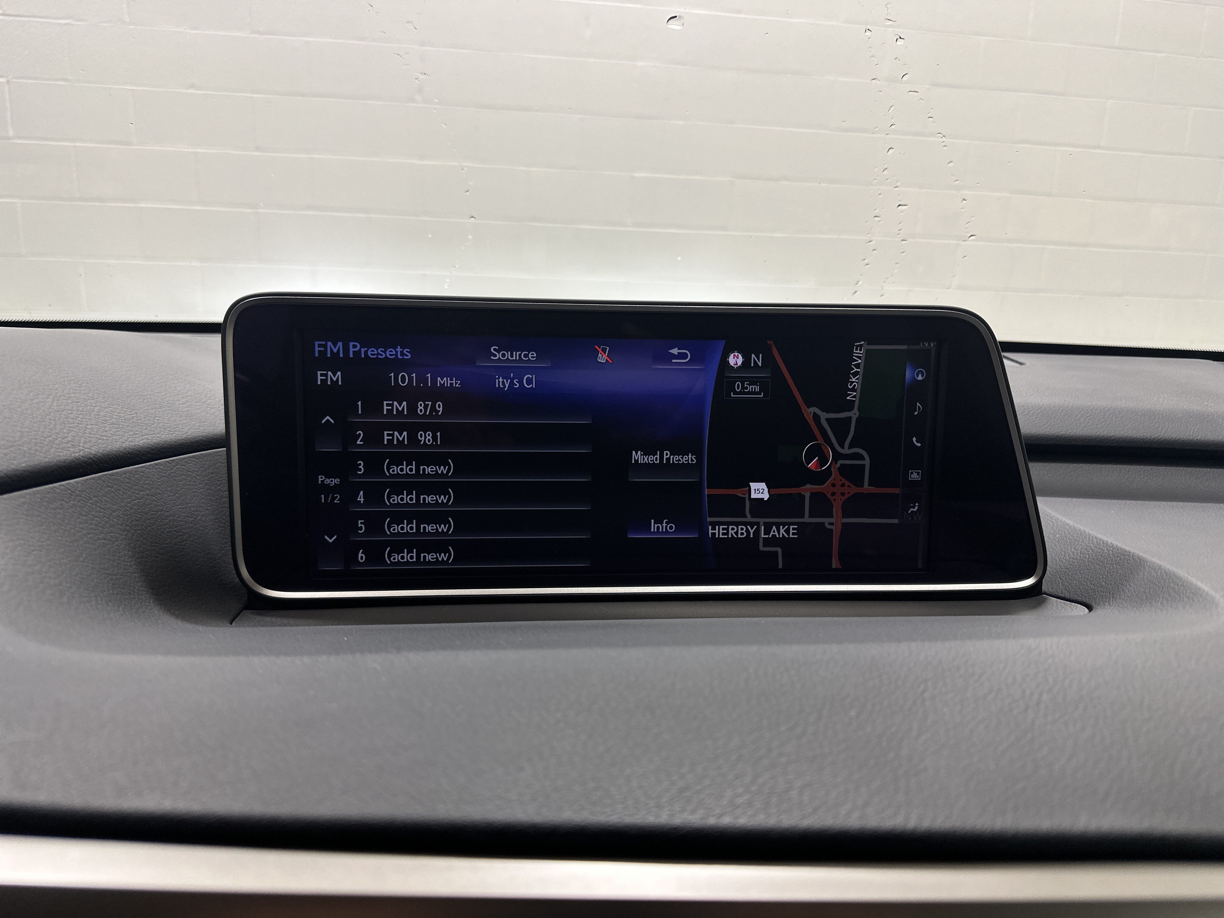 Used 2018 Lexus RX 350L AWD w/ Premium Package image 24