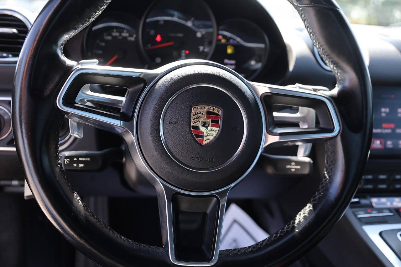Used 2019 Porsche 718 Cayman RWD image 14