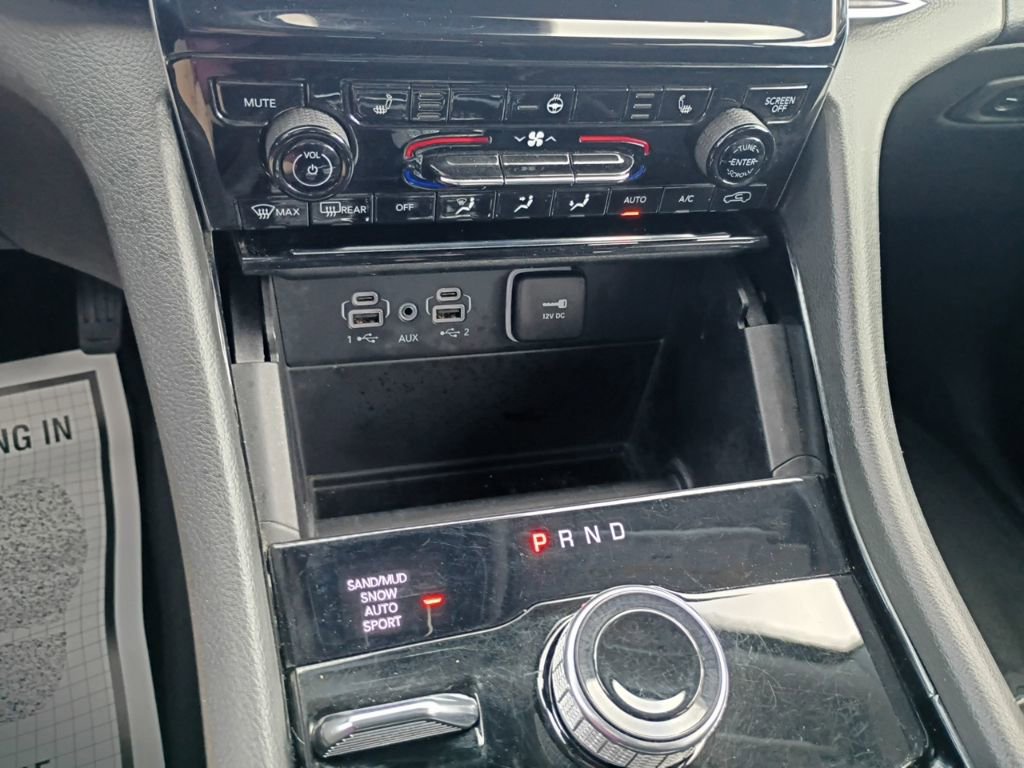 Used 2023 Jeep Grand Cherokee Limited image 17