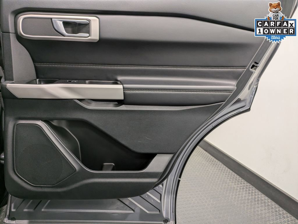 Used 2022 Ford Explorer XLT image 25