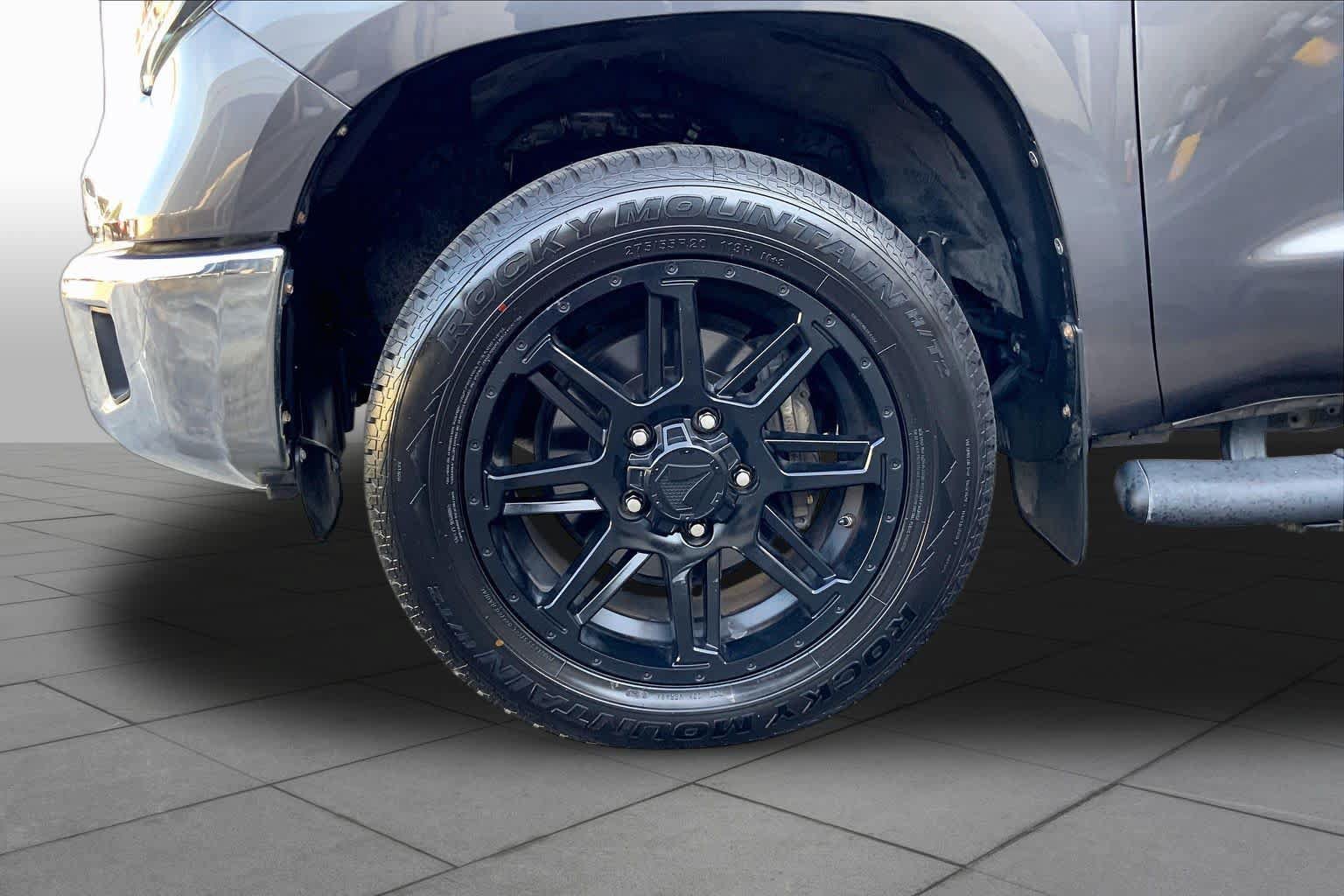 Used 2020 Toyota Tundra SR5 w/ SR5 Leather Package RWD image 10