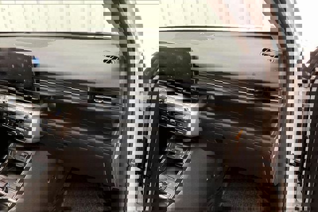 Certified 2024 Hyundai Kona SE image 17