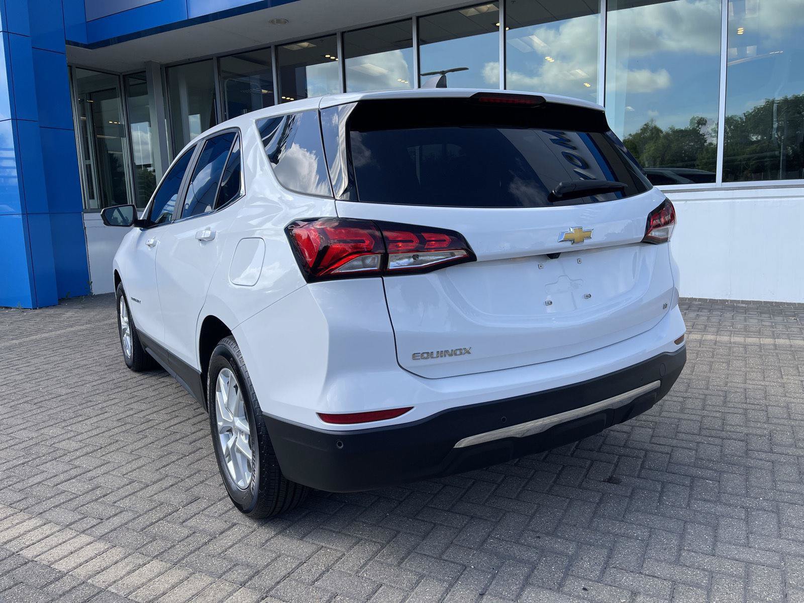 Used 2024 Chevrolet Equinox LT w/ LPO, Floor Liner Package FWD image 3
