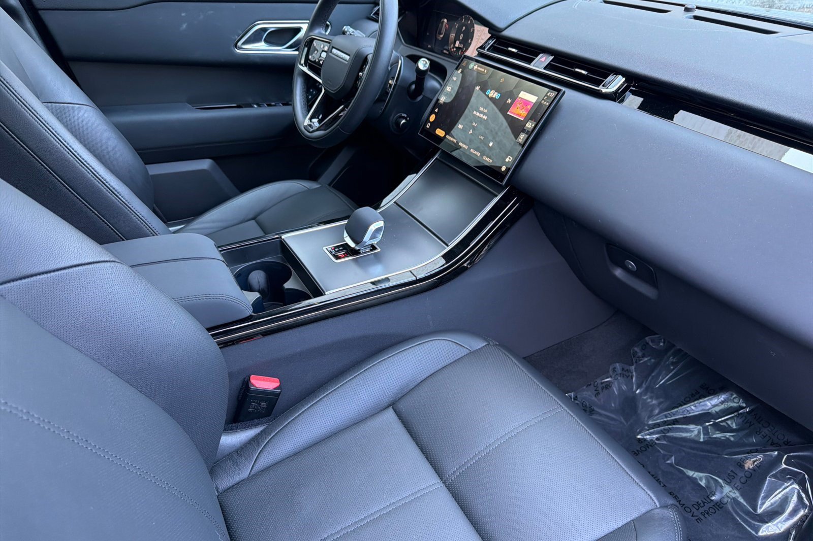 Certified 2026 Land Rover Range Rover Velar S AWD/4WD image 35