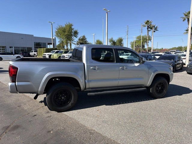 Used 2022 Toyota Tacoma SR5 w/ Technology Package image 2