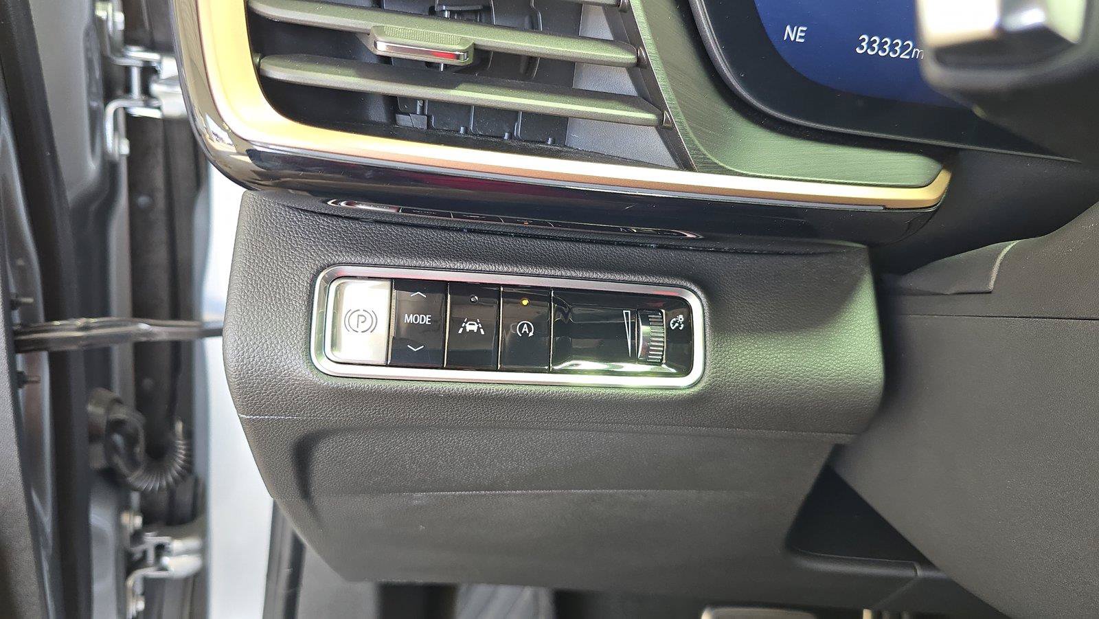 Used 2024 Buick Envision Sport Touring AWD/4WD image 24