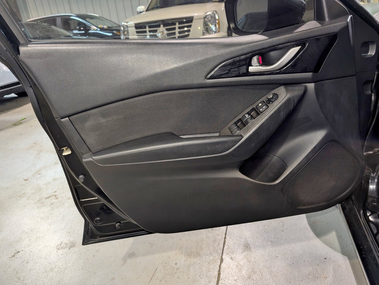 Used 2016 MAZDA MAZDA3 i Touring image 12