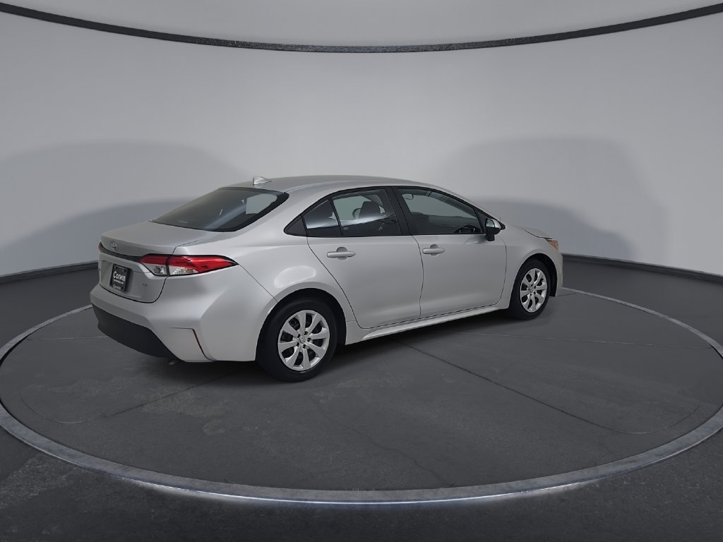 Used 2025 Toyota Corolla LE FWD image 17