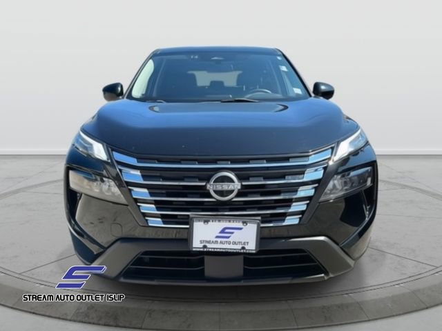 Used 2024 Nissan Rogue SV image 2