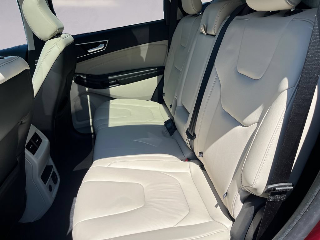 Used 2021 Ford Edge Titanium AWD/4WD image 13