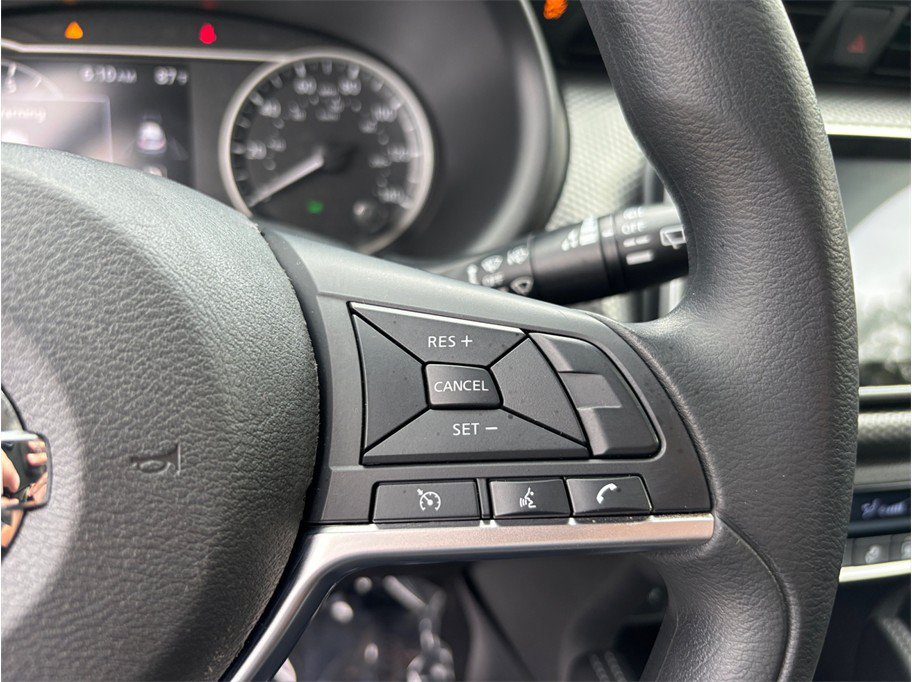 Used 2019 Nissan Kicks SV FWD image 22
