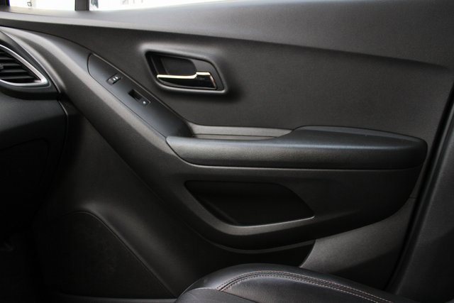 Used 2021 Chevrolet Trax LT image 28