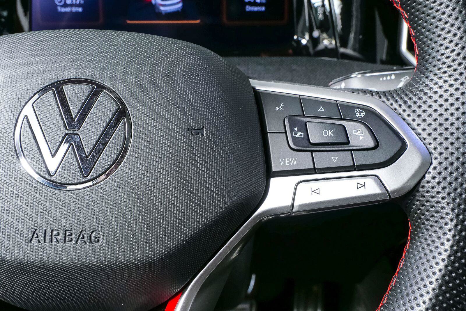 Certified 2025 Volkswagen GTI Autobahn FWD image 14