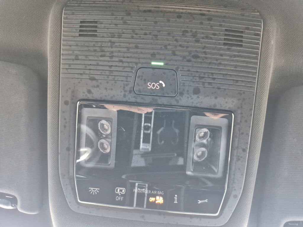 Used 2024 Volkswagen Atlas Cross Sport SE image 24