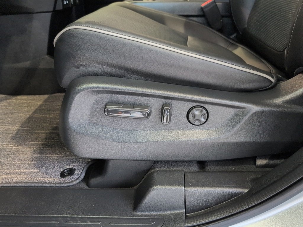 Used 2025 Honda Odyssey Elite image 11