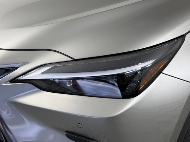 Used 2025 Lexus NX 250 FWD w/ Towing Package (2000 Lbs) image 13