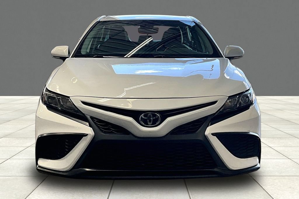 Used 2023 Toyota Camry SE FWD image 3