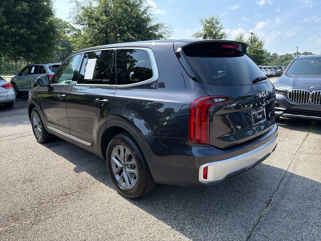 Used 2025 Kia Telluride LX FWD image 5