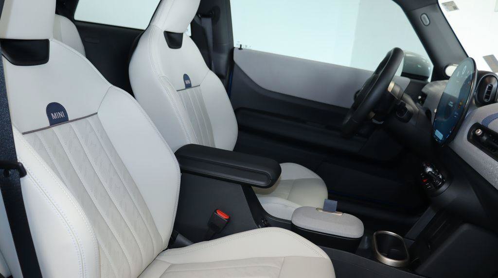 Used 2025 MINI Cooper S FWD image 23