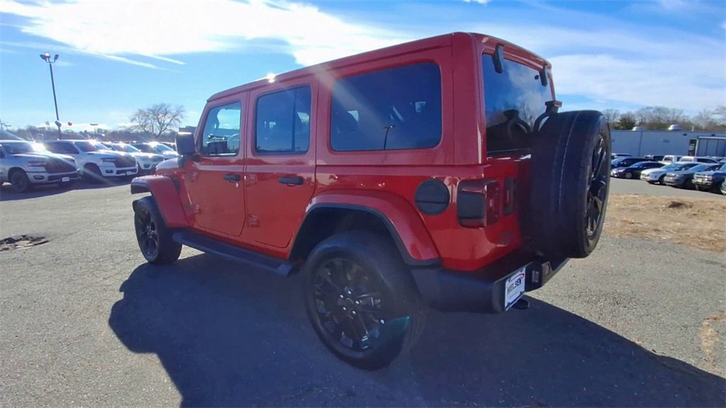 Used 2025 Jeep Wrangler Unlimited Sahara image 6