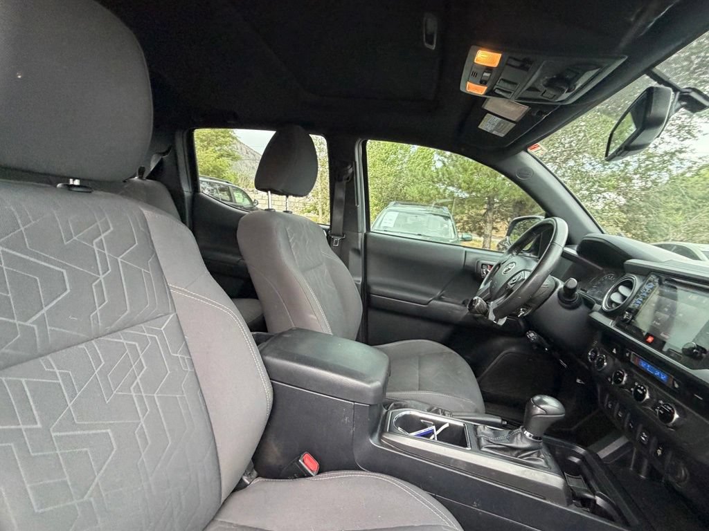 Used 2016 Toyota Tacoma TRD Off-Road AWD/4WD image 11