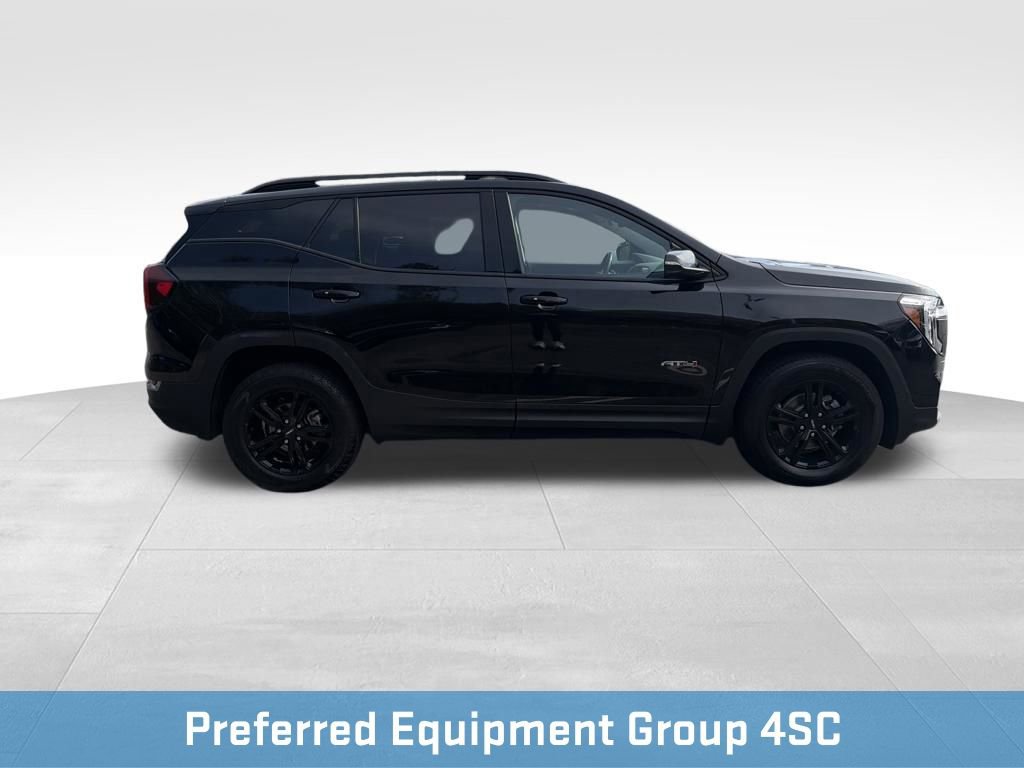 Used 2023 GMC Terrain AT4 image 9
