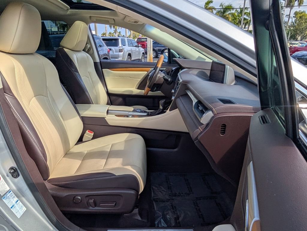 Used 2017 Lexus RX 450h AWD image 19