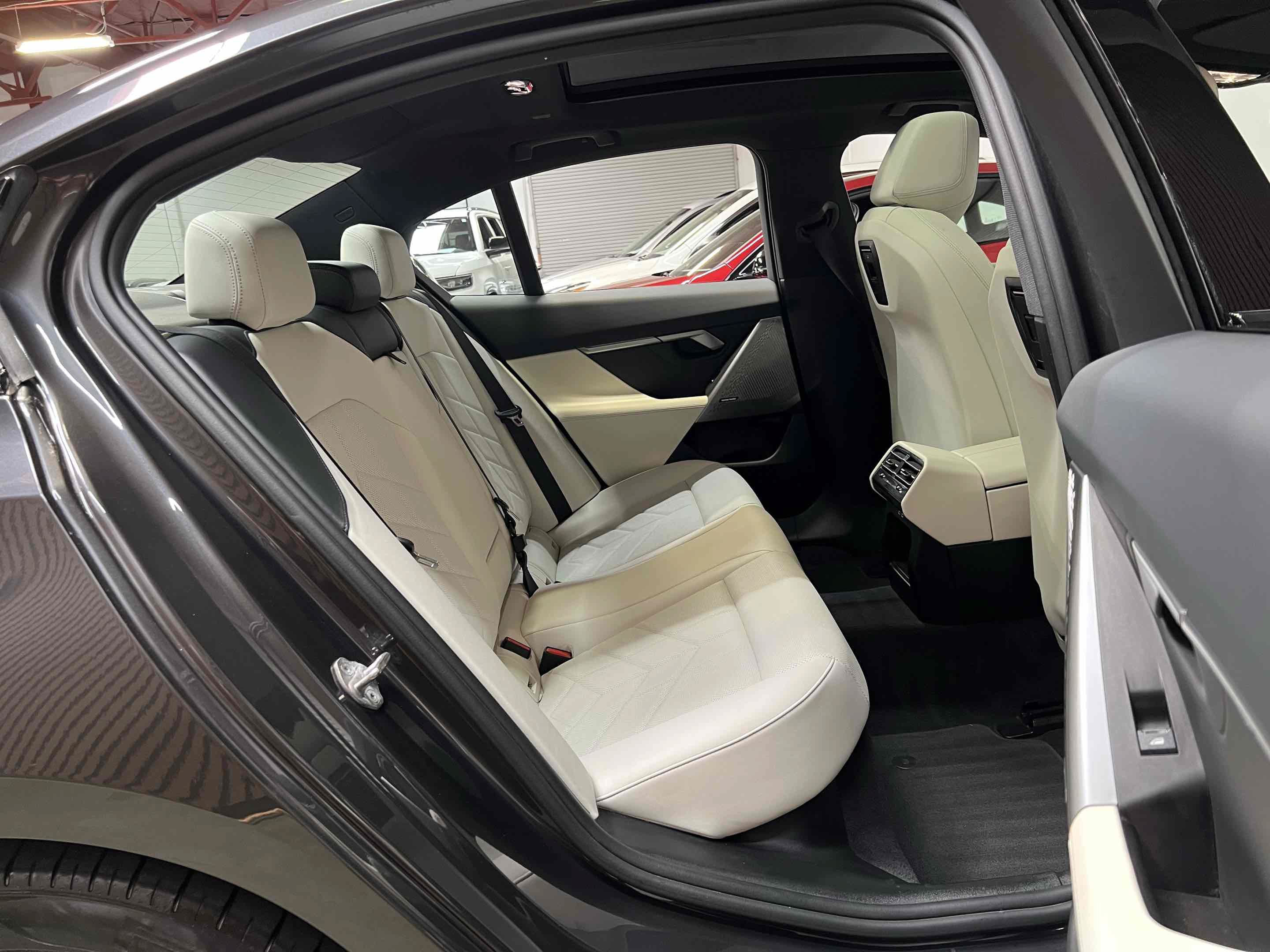 Used 2024 BMW i5 eDrive40i RWD image 45