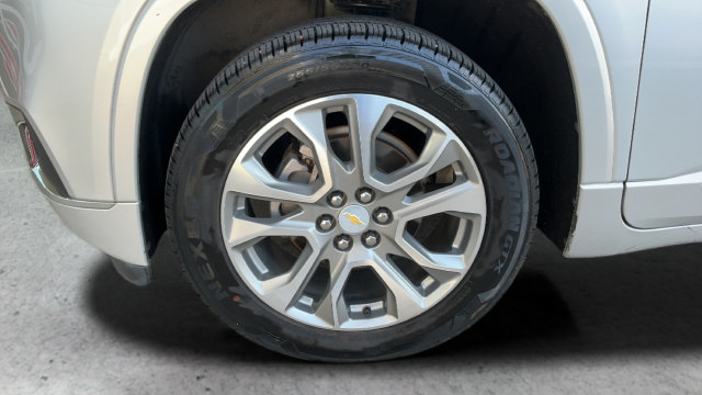 Used 2020 Chevrolet Traverse Premier FWD image 26
