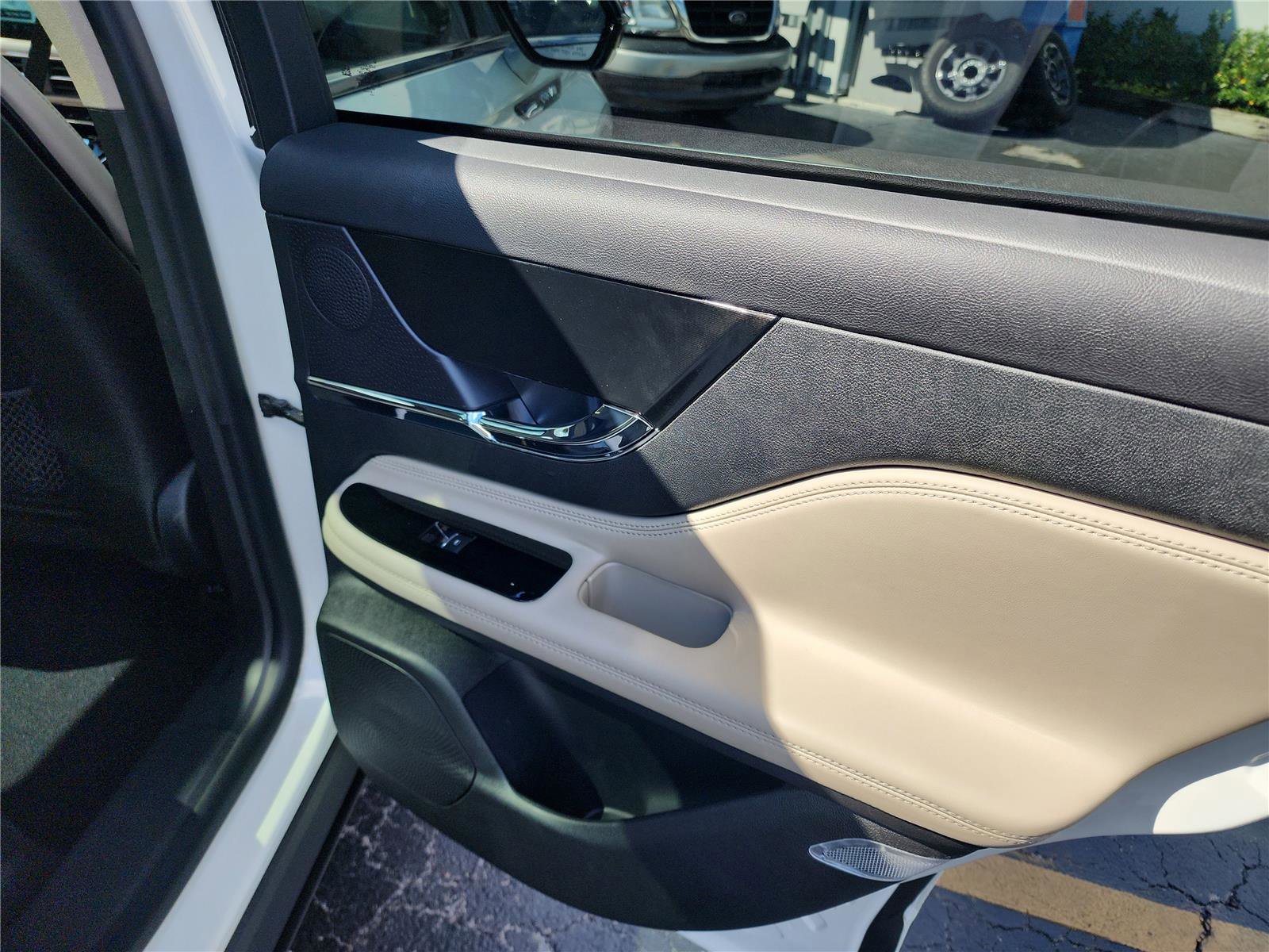 New 2026 Lincoln Corsair Reserve image 25