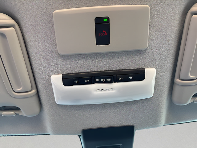Certified 2024 Nissan Kicks SV FWD image 34