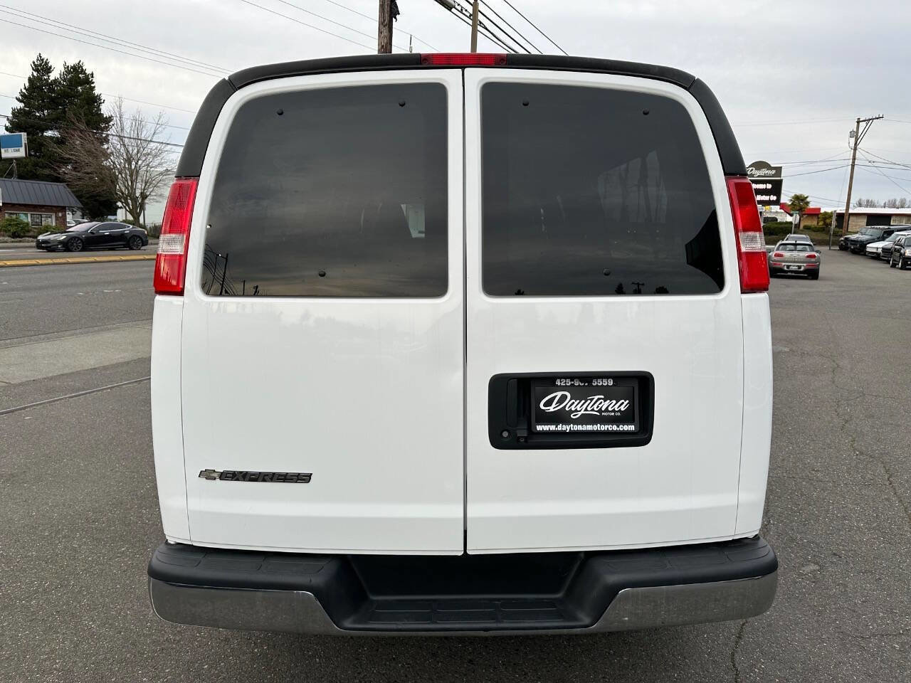 Used 2019 Chevrolet Express 3500 LT w/ LT Preferred Equipment Group image 4
