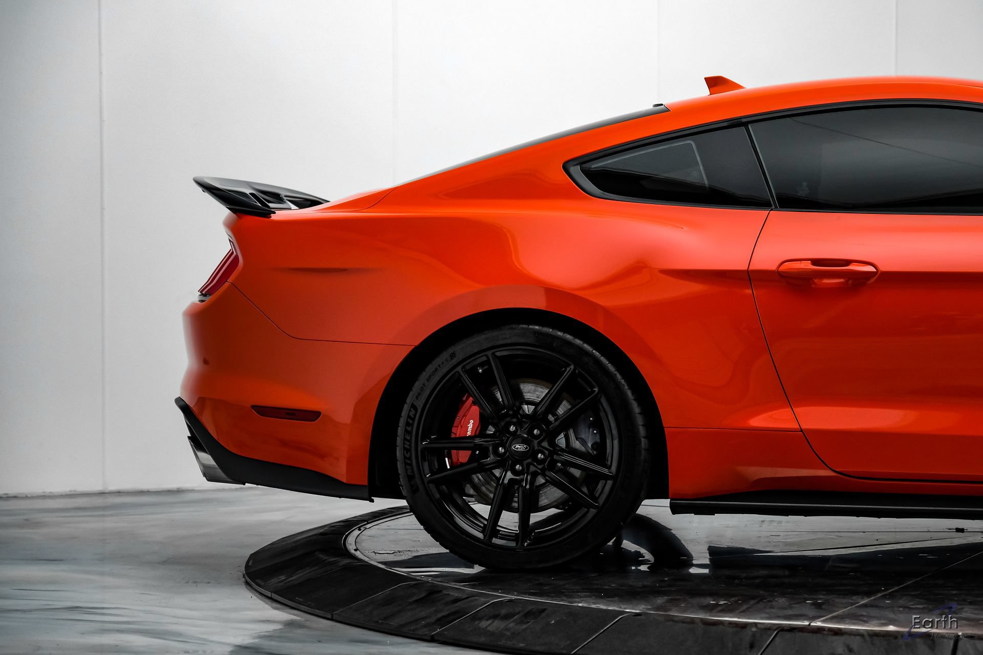 Used 2022 Ford Mustang Shelby GT500 w/ Technology Package RWD image 17