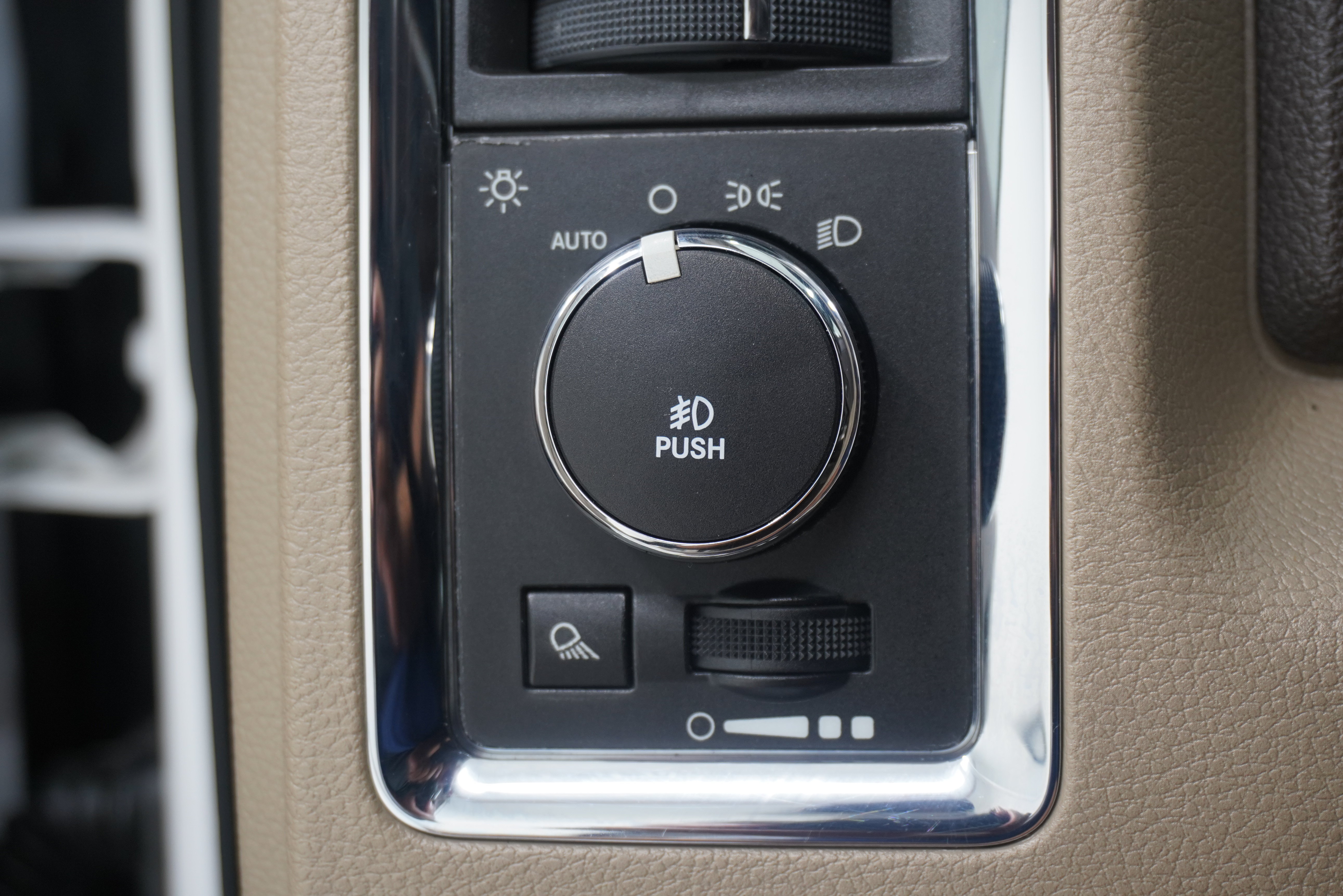 Used 2012 RAM 1500 Laramie Longhorn AWD/4WD image 27