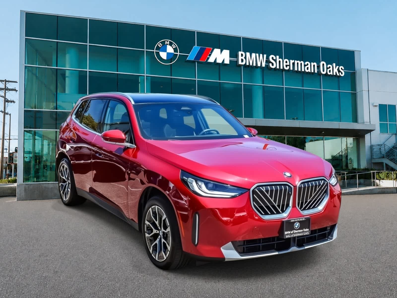Used 2025 BMW X3 xDrive30i w/ Premium Package AWD/4WD image 3