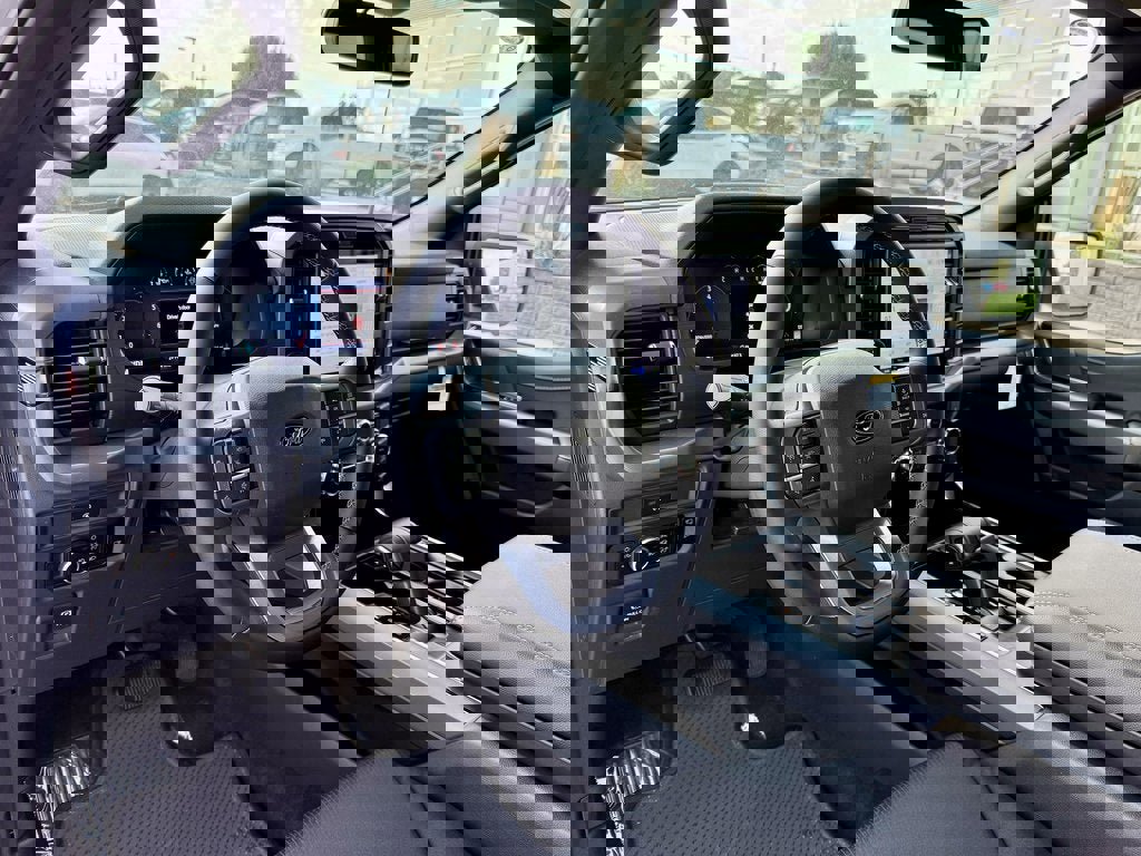 New 2025 Ford F150 XLT w/ Equipment Group 302A MID image 8