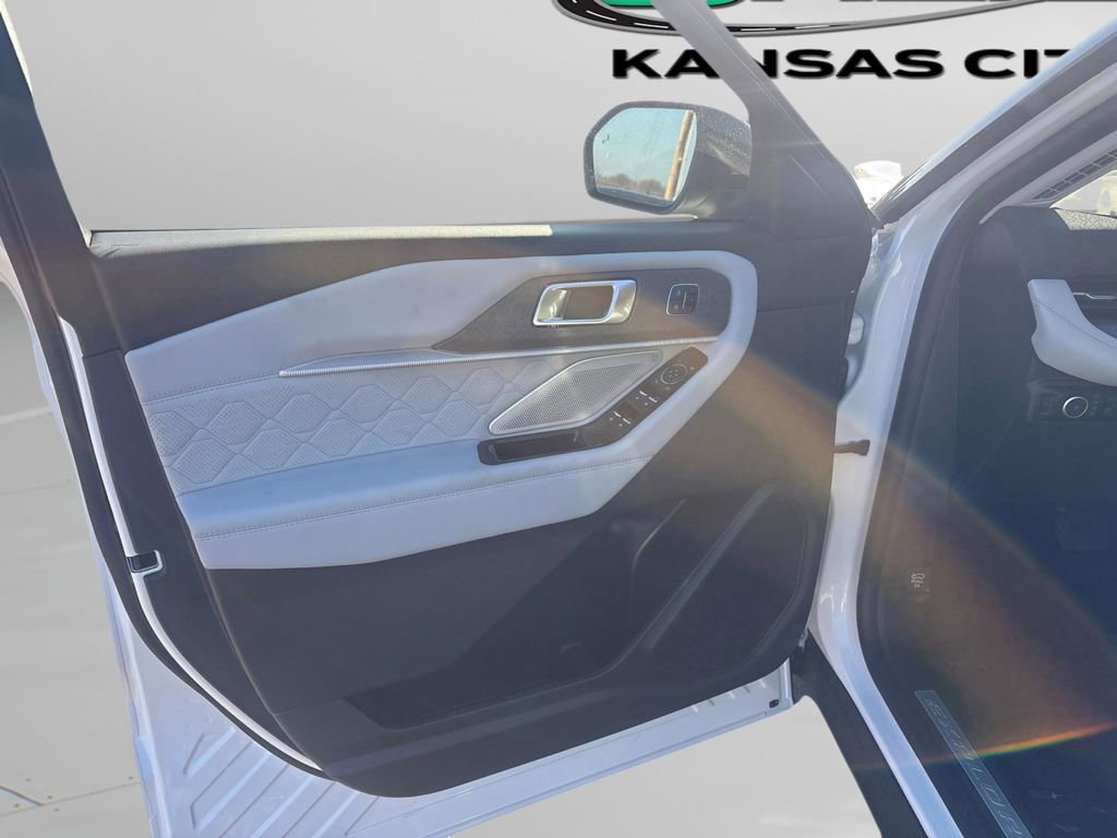 New 2026 Ford Explorer Platinum w/ LUX Leather Package image 18