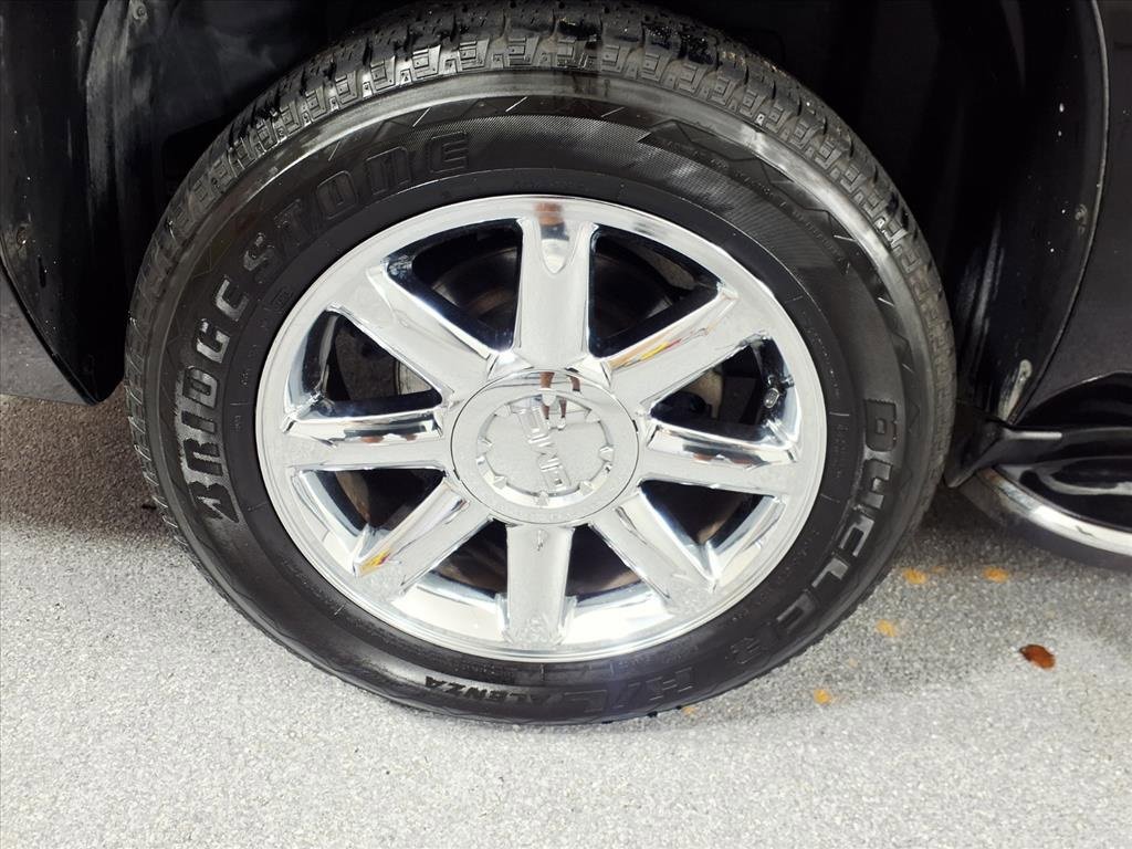 Used 2012 GMC Yukon XL Denali image 4