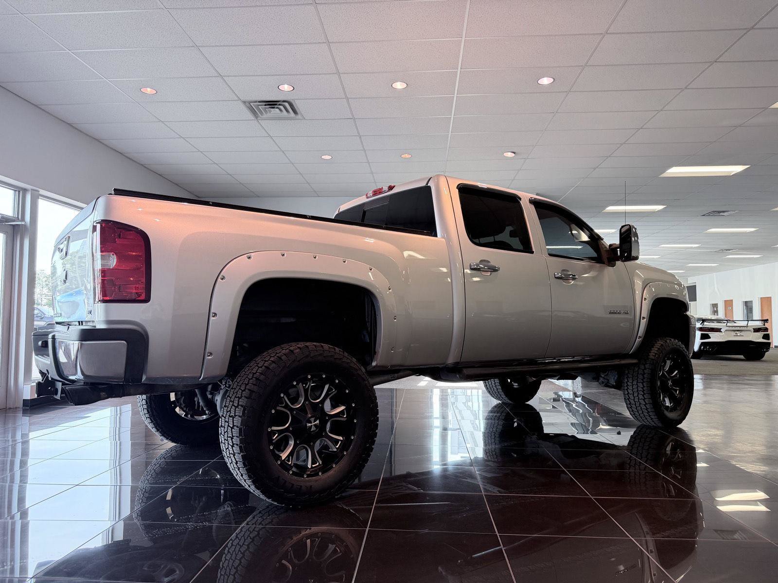Used 2014 Chevrolet Silverado 2500 LTZ w/ LTZ Plus Package AWD/4WD image 12