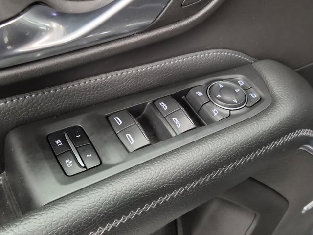 Used 2022 GMC Yukon XL Denali image 19