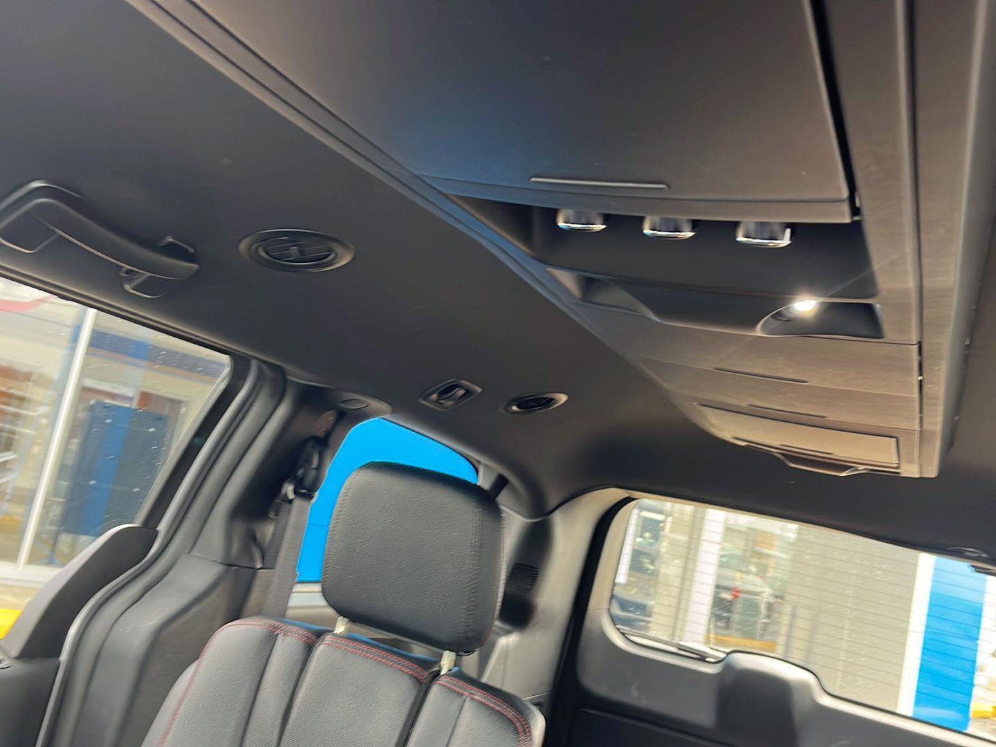 Used 2018 Dodge Grand Caravan GT FWD image 19