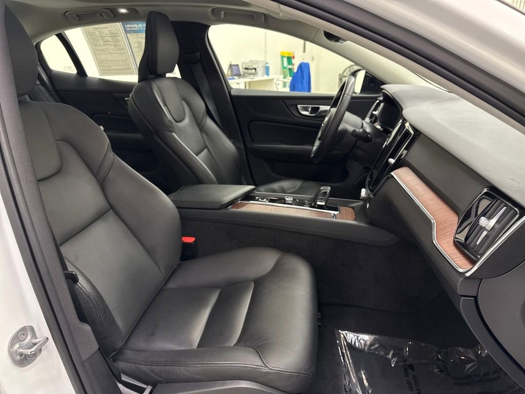 Used 2024 Volvo S60 B5 Plus image 22