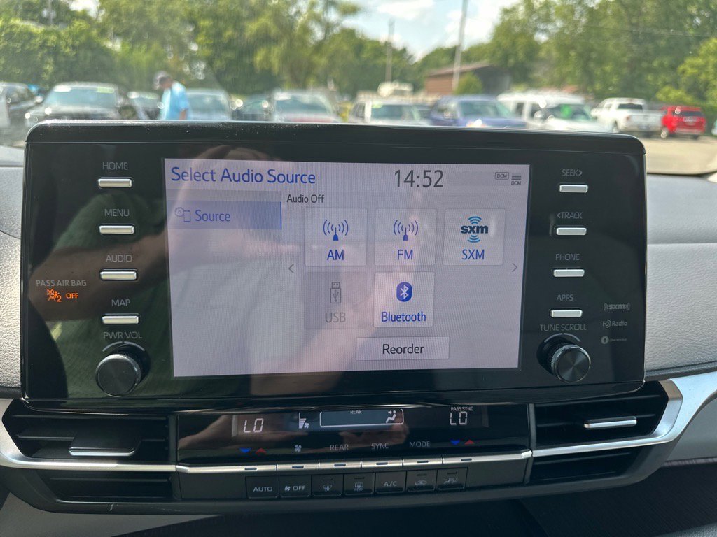 Used 2022 Toyota Sienna LE image 38