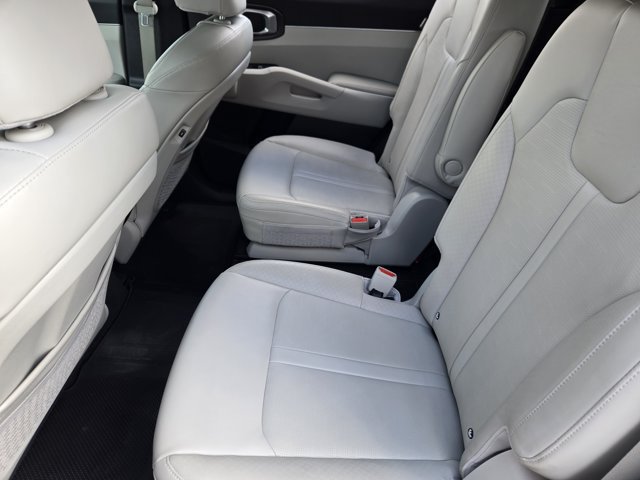 Certified 2025 Kia Sorento EX w/ Panoramic Sunroof Package FWD image 30