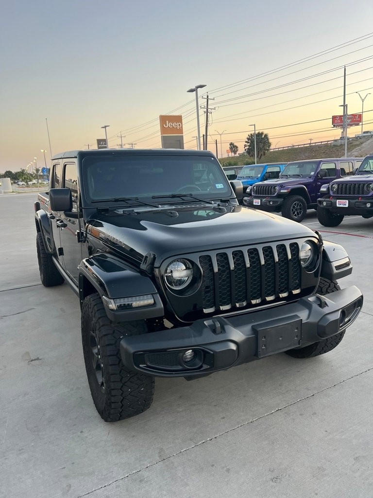 Used 2023 Jeep Gladiator Willys image 2